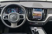 Volvo XC60 B5 B AWD Plus Dark aut