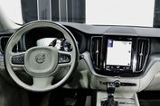 Volvo XC60 T5 Momentum Pro