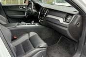 Volvo XC60 B5 B AWD R-Design