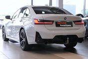 BMW Seria 3 330d xDrive M Sport