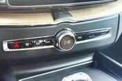 Volvo XC60 B5 B AWD Plus Dark
