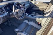 Volvo XC60 B5 B AWD Plus Dark aut
