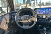 Lexus UX 300h F Sport Design