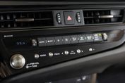 Lexus ES 300h F Sport Design