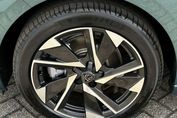 Peugeot 308 Allure EAT8  1.5 BlueHDi