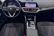 BMW Seria 3 Touring 318i Advantage
