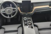 Volvo XC60 B5 B AWD Plus Dark aut
