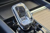 Volvo XC60 T8 Plug-In Hybrid AWD Ultra Dark aut
