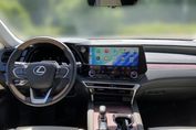 Lexus RX 450h+ Omotenashi