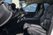 Volvo XC60 B5 B AWD Ultra Dark