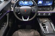 Hongqi HS5 2.0T AWD