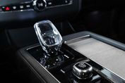 Volvo XC90 T8 AWD Plug-In Hybrid Ultra Dark