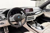 BMW Seria 7 750i xDrive sport-aut