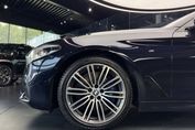 BMW Seria 5 530i xDrive M Sport sport