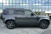 Land Rover Defender 110 3.0 D250 X-Dynamic HSE