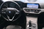 BMW Seria 3 318i Advantage aut