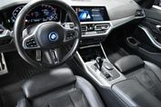 BMW Seria 3 Touring 330e M Sport