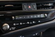 Lexus ES 300h F Sport Design