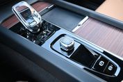 Volvo XC60 T8 Plug-In Hybrid AWD Ultra Dark