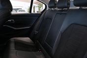BMW Seria 3 318i Advantage aut