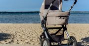Wakacje z dzieckiem. Gdzie na plażę i na które szlaki z wózkiem?