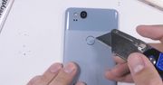 Testy wytrzymałości LG V30 i Google Pixel 2