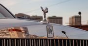 Elektryfikacja motoryzacji wymusiła zmianę kultowego logo Rolls-Royce istniejącego 111 lat