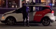 Policja zatrzymała autonomiczny samochód, a ten postanowił… uciec