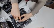 Posadził procesor AMD Ryzen 7 7800X3D na taniej płycie A620. Wnioski mogą zaskoczyć