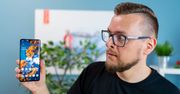 Szybki i nowoczesny telefon z genialną stabilizacją. Nowy vivo X60 Pro na filmie