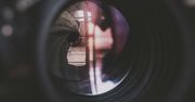 Co to jest przysłona w aparacie fotograficznym? Jak działa i do czego się przydaje?