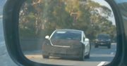 Tak wygląda “nowa” Tesla. Ukrywają ją za kamuflażem