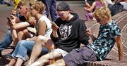 Młodzi Polacy uzależnieni od smartfonów i Internetu