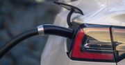 Tesla mówi o powodach obniżek cen swoich samochodów