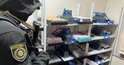 Jak wygląda farma rosyjskich botów? Ukraińska policja pokazuje wideo z akcji
