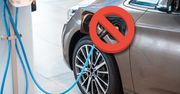 Ktoś w końcu wymyślił świetny sposób na ładowanie elektryków. Jedyny problem? Jest całkowicie bez sensu