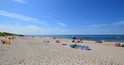 Pierwsze dni wakacji na plaży w Dziwnowie