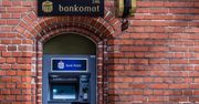 Czy bankomatów ubywa? Są nowe dane