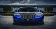 Rolls-Royce Black Badge Ghost Gamer. Ikona luksusu w 8-bitowym stylu arcade