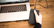 Dysk zewnętrzny zabezpieczany odciskiem palca - Verbatim prezentuje Fingerprint Secure