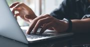 Nauczyciele (jeszcze) nie chcą laptopów od rządu. Wiemy dlaczego