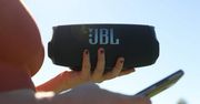 JBL Charge 5 już tylko czeka na pierwsze plenerowe imprezy