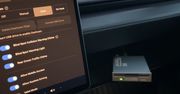 Podłączył stację dyskietek do Tesli. To naprawdę działa