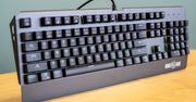 Wystarczyły niebieskie przełączniki i Mad Dog GK900 RGB już mnie miał. Test klawiatury dla graczy