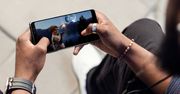 Galaxy A8 w przedsprzedaży - wysoka cena i skromny, ale praktyczny bonus