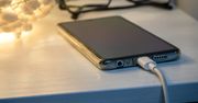 Ukryta funkcja w niektórych smartfonach. Działa przy ładowaniu