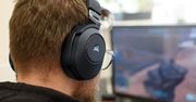 Dostałem słuchawki w czarnej skrzynce lotniczej i sprawdzam, czy warto je kupić. Test Corsair HS65 Surround