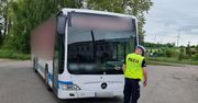 Pijany dowiózł autobusem dzieci do szkoły. Kolejne miał przewieźć na wycieczkę. Uniemożliwili mu to policjanci