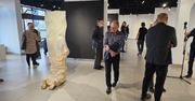 „Pomiędzy” – nowa wystawa rzeźby w Galerii Sztuki Współczesnej otwarta!