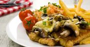 Zapiekany kotlet schabowy z serem i pieczarkami – smaczny i sycący obiad